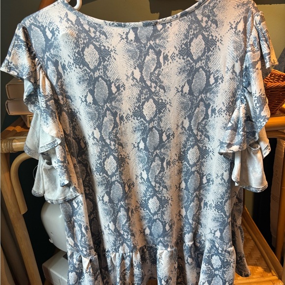 Altard State Blue Snake Print Ruffle Sleeve Top - Picture 4 of 4